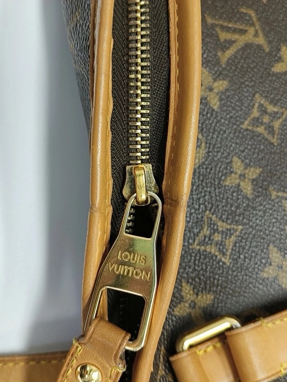 ♥️Louis Vuitton Monogram Retiro MM Canvas Brown with Tan Trim Top-Handle Bag♥️ - Picture 9 of 16